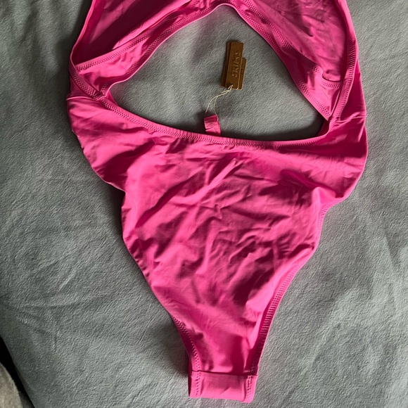 SKIMS Swim Suit - Picture 2 of 5